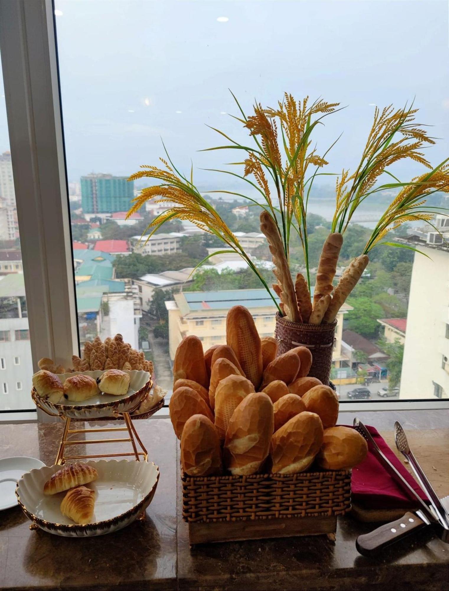 Moonlight Hotel Hue Bagian luar foto